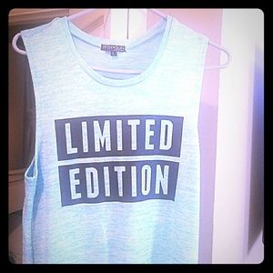 Sleeveless thin sweater